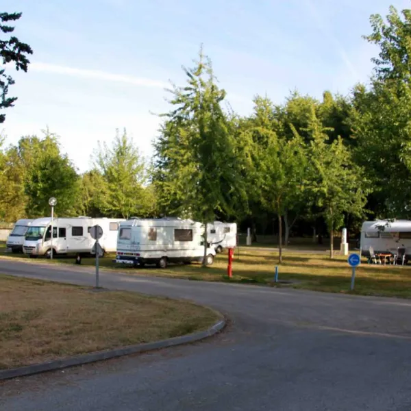 camping-au-fil-de-leau-saintes-p3k1k