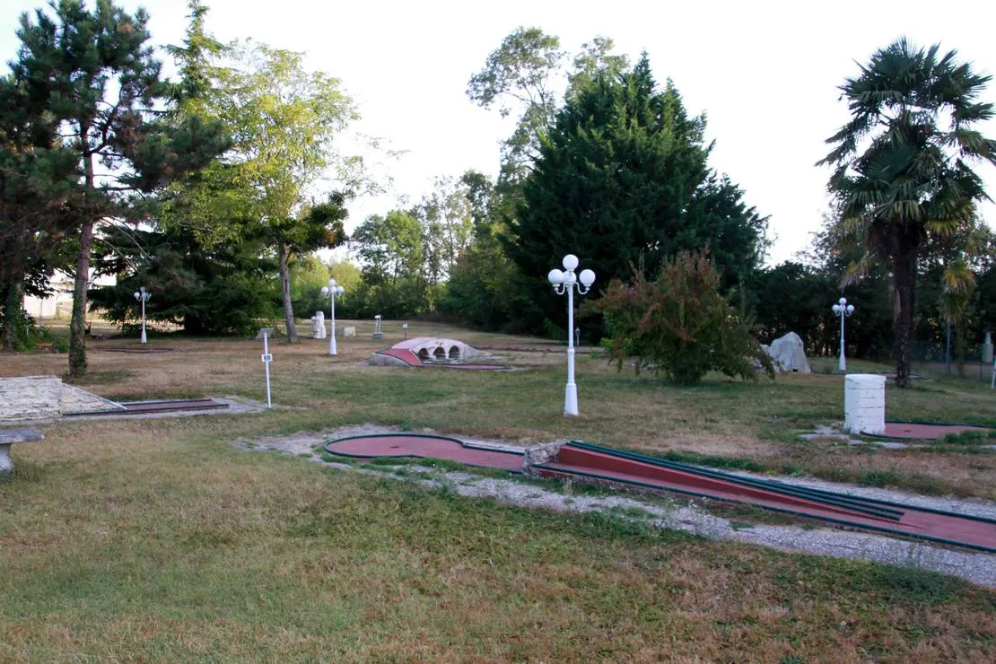 camping-au-fil-de-leau-saintes-phtj8