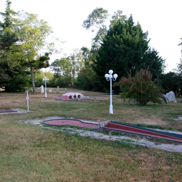 camping-au-fil-de-leau-saintes-phtj8