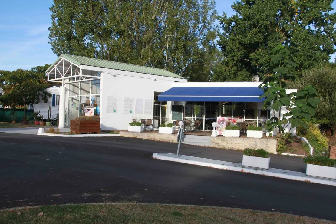 camping-au-fil-de-leau-saintes-rwhdb