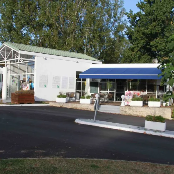 camping-au-fil-de-leau-saintes-rwhdb