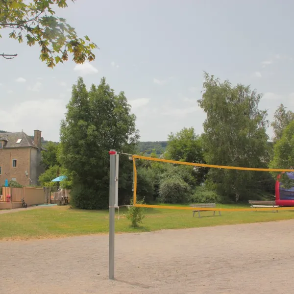 yelloh-village-la-grange-de-monteillac-seacuteveacuterac-leacuteglise-aveyron-djzya