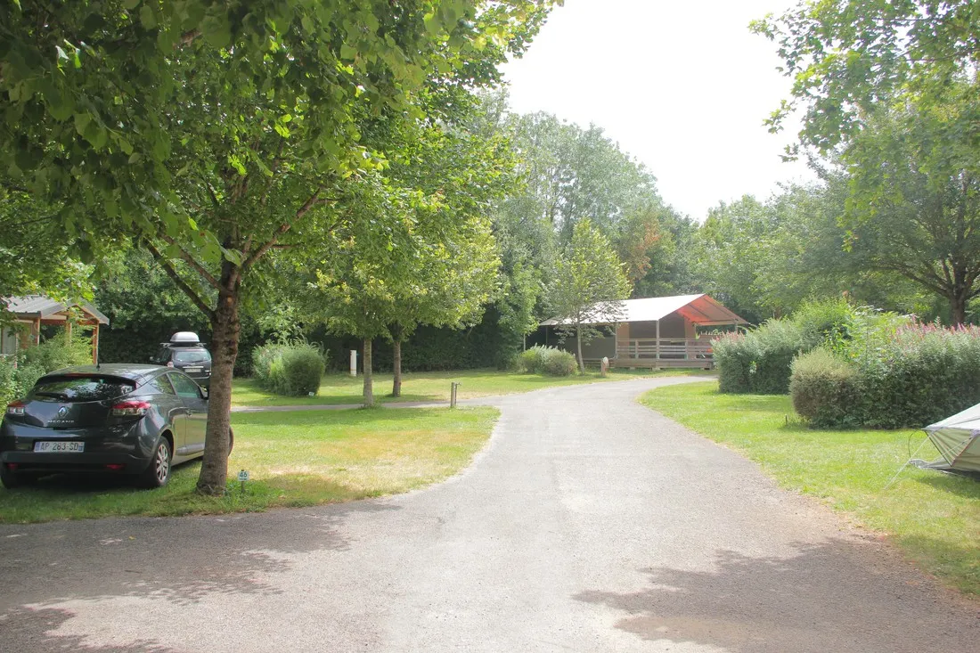 yelloh-village-la-grange-de-monteillac-seacuteveacuterac-leacuteglise-aveyron-fqht1