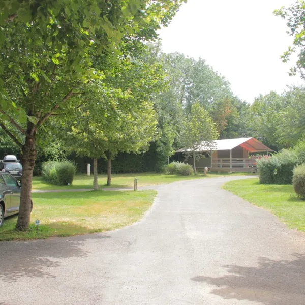 yelloh-village-la-grange-de-monteillac-seacuteveacuterac-leacuteglise-aveyron-fqht1