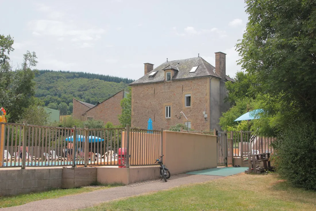 yelloh-village-la-grange-de-monteillac-seacuteveacuterac-leacuteglise-aveyron-tigzl