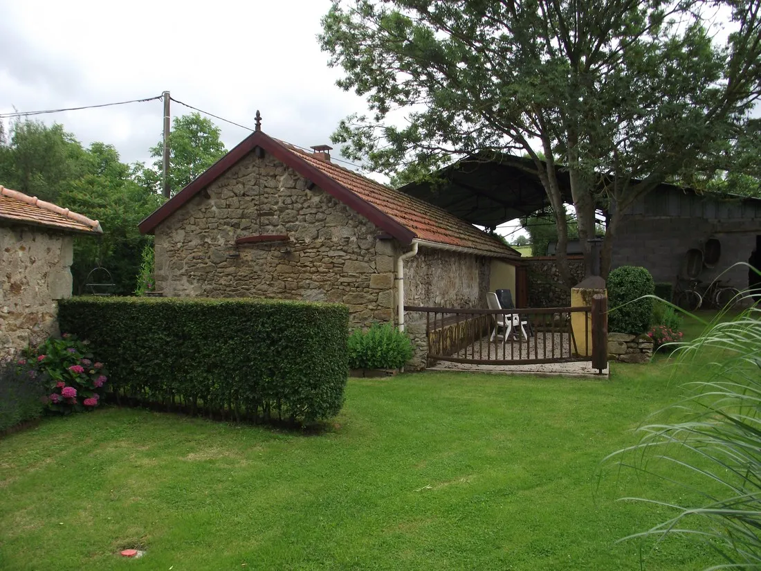 le-petit-chaumont-st-priest-en-murat-allier-jbpr0