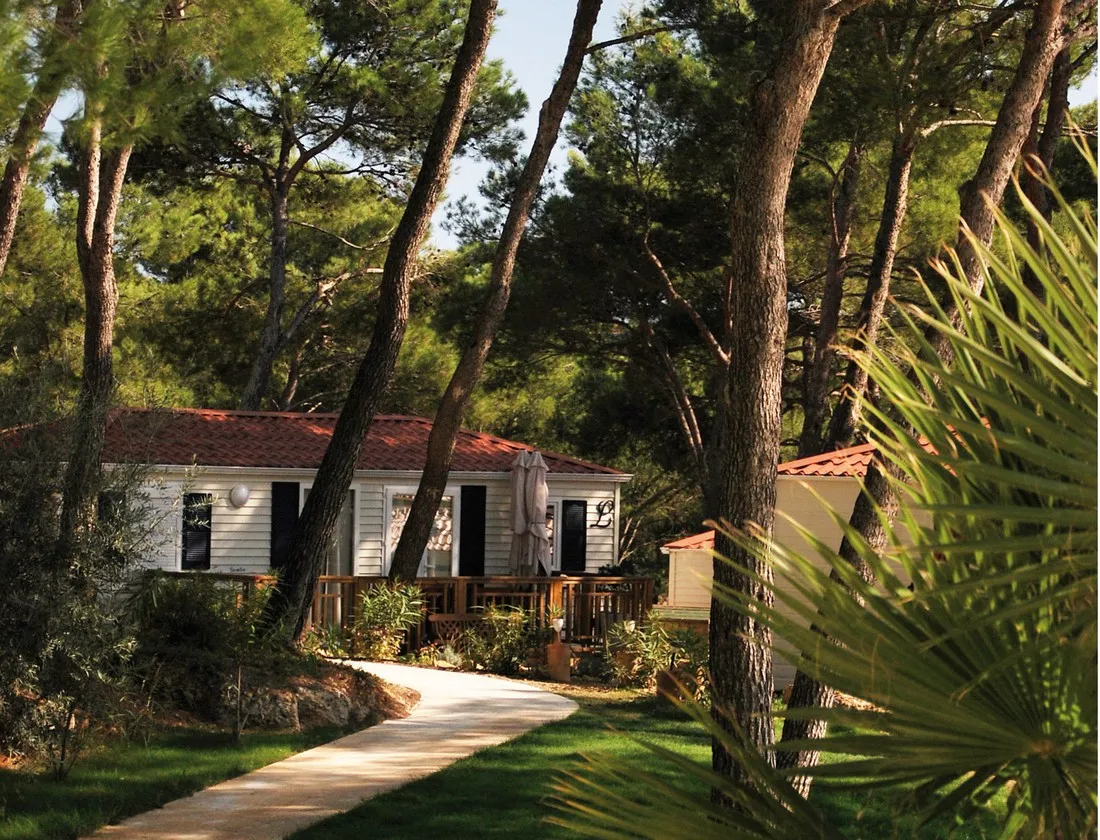 residentiel-la-pinede-castelnau-de-guers-cjzb1