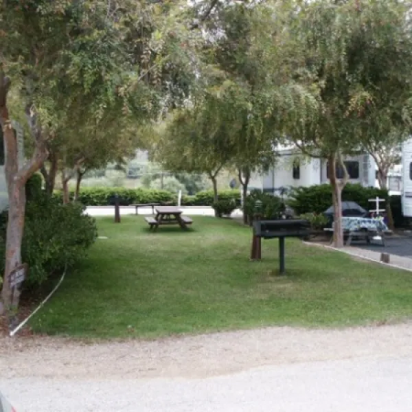 bay-pines-travel-trailer-park-morro-bay-zsmnu
