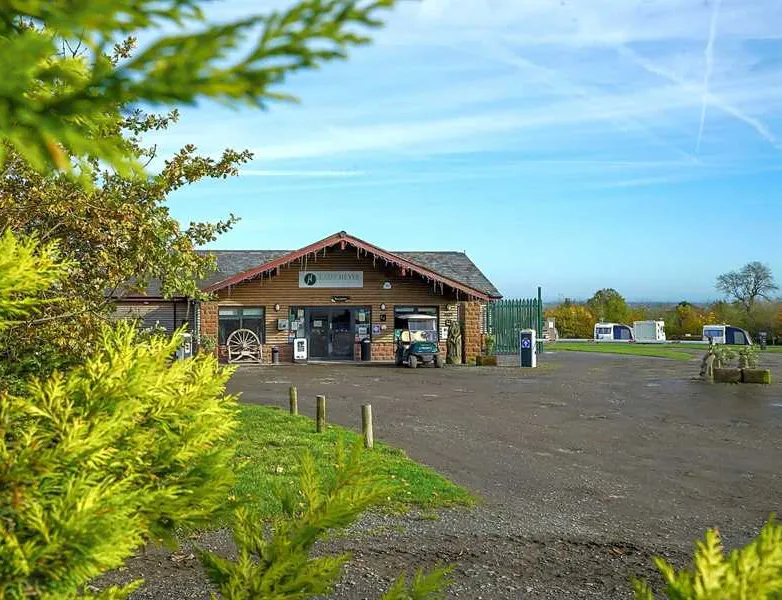 lady-heyes-touring-caravan-park-frodsham-6cc28
