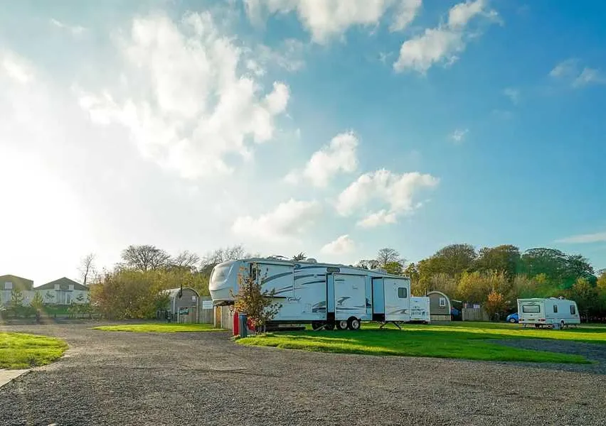 lady-heyes-touring-caravan-park-frodsham-dmbgi