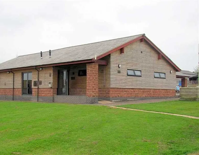 lady-heyes-touring-caravan-park-frodsham-klu7k
