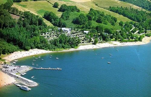 beau-rivage-salles-curan-aveyron-cfeyw