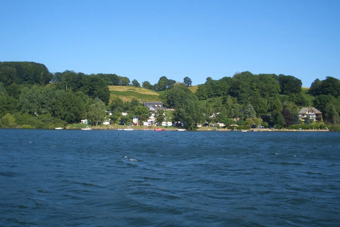 beau-rivage-salles-curan-aveyron-kjdur