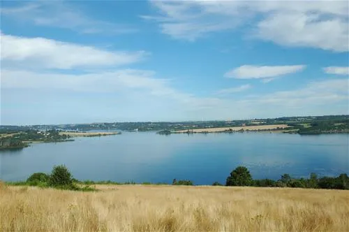 beau-rivage-salles-curan-aveyron-lz2ta