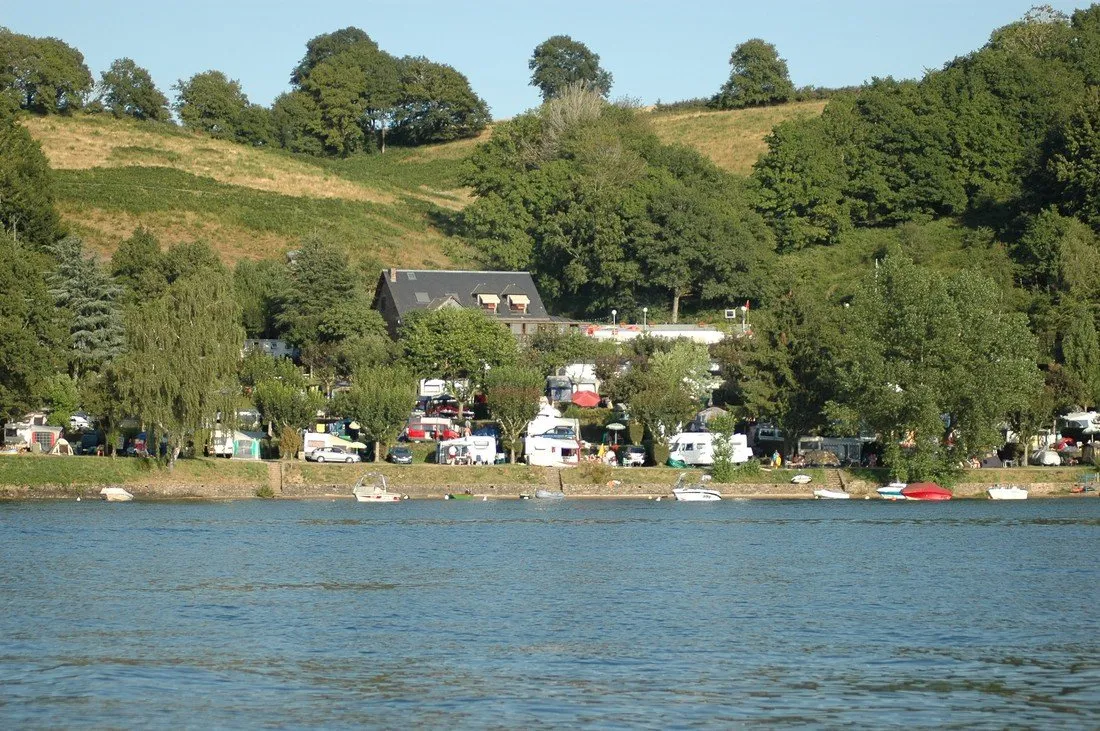 beau-rivage-salles-curan-aveyron-zyza3
