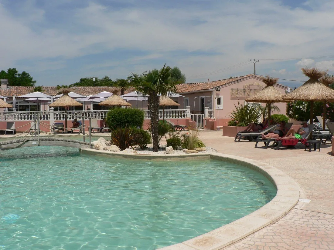 les-fontaines-pernes-les-fontaines-vaucluse-yldkn