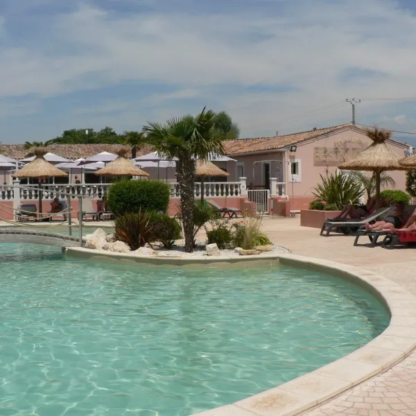 les-fontaines-pernes-les-fontaines-vaucluse-yldkn