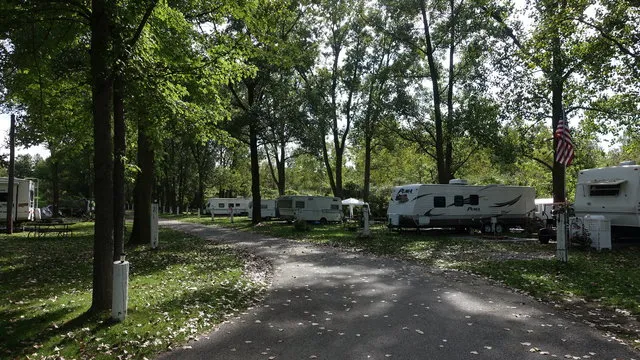 covered-wagon-camp-resort-ottawa-lake-l4a9e