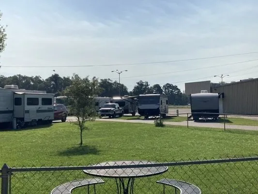 mr-ds-rv-park-ozark-u9wnw