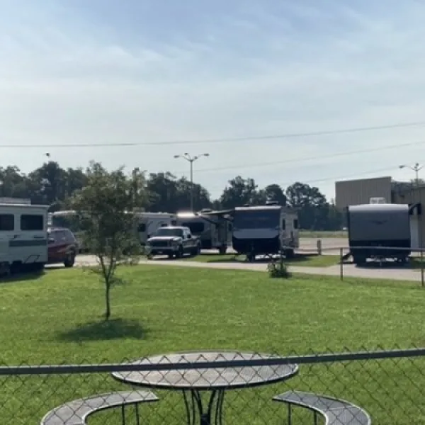 mr-ds-rv-park-ozark-u9wnw