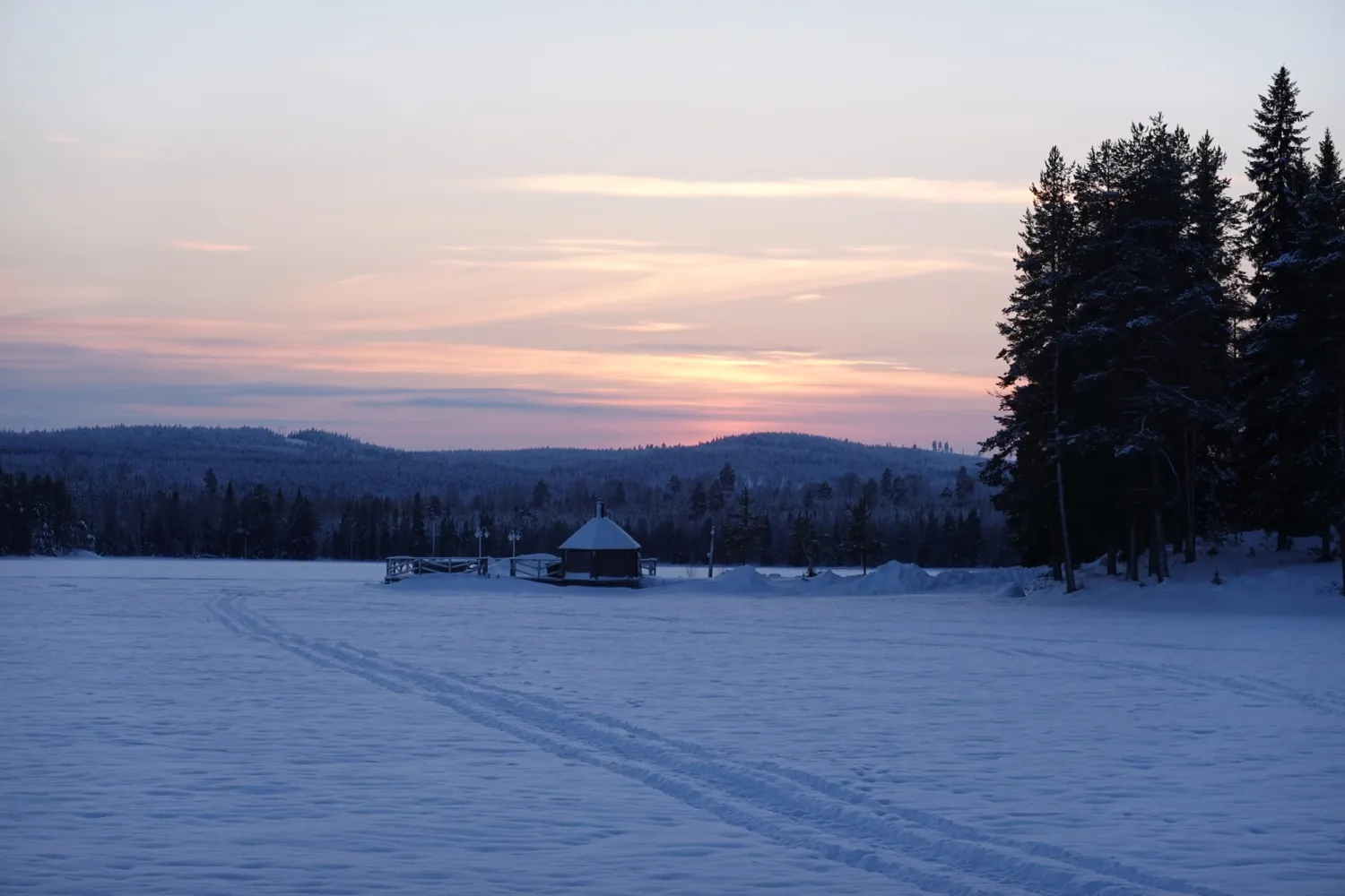 trehorningsjo-camping-och-stugby-trehorningsjo-utik6