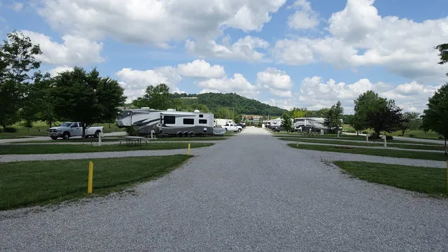 cave-country-rv-campground-cave-city-yqtwx