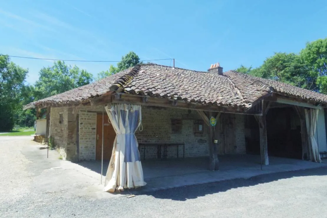 camping-aire-naturelle-de-chatard-louis-viriat-aczog