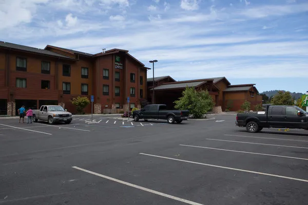 redwood-hotel-casino-klamath-d7dto