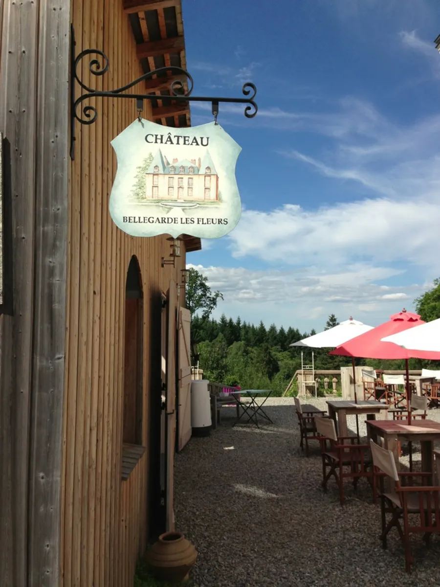 chateau-bellegarde-des-fleurs-chateauneuf-la-foret-uhouj