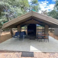 luxury-tents-at-kigeni-on-route-to-ellisras-rhenosterfontein-64ytq