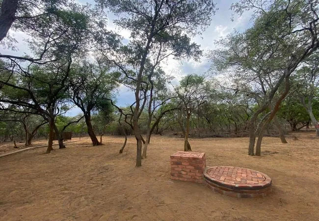 luxury-tents-at-kigeni-on-route-to-ellisras-rhenosterfontein-9qqg7