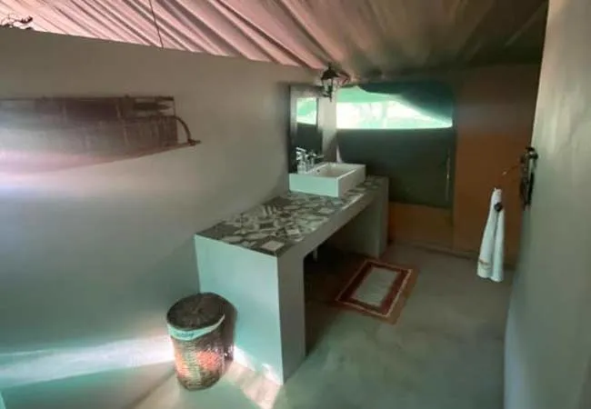 luxury-tents-at-kigeni-on-route-to-ellisras-rhenosterfontein-c5wsj