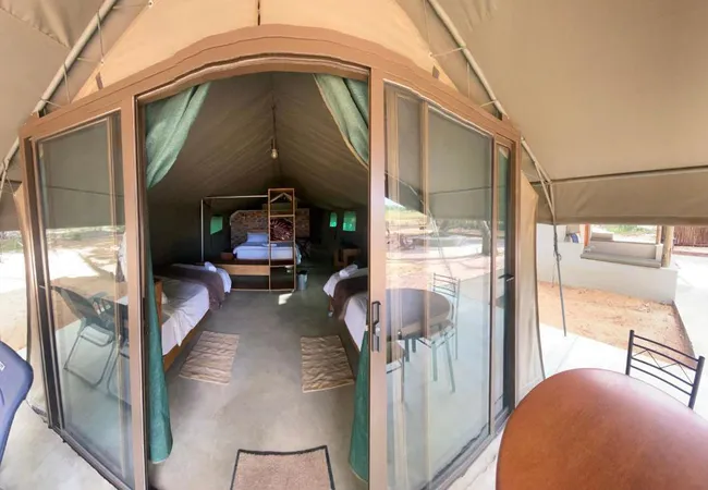 luxury-tents-at-kigeni-on-route-to-ellisras-rhenosterfontein-hnpz7