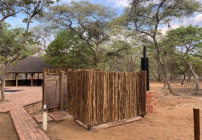luxury-tents-at-kigeni-on-route-to-ellisras-rhenosterfontein-iic1j