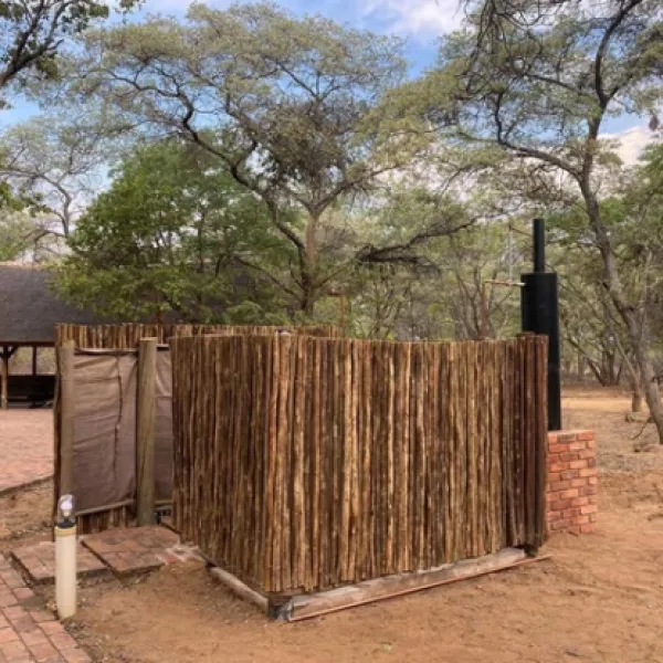 luxury-tents-at-kigeni-on-route-to-ellisras-rhenosterfontein-iic1j