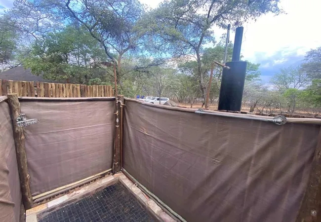 luxury-tents-at-kigeni-on-route-to-ellisras-rhenosterfontein-rhrzd