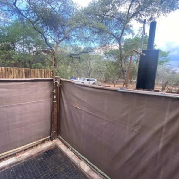 luxury-tents-at-kigeni-on-route-to-ellisras-rhenosterfontein-rhrzd