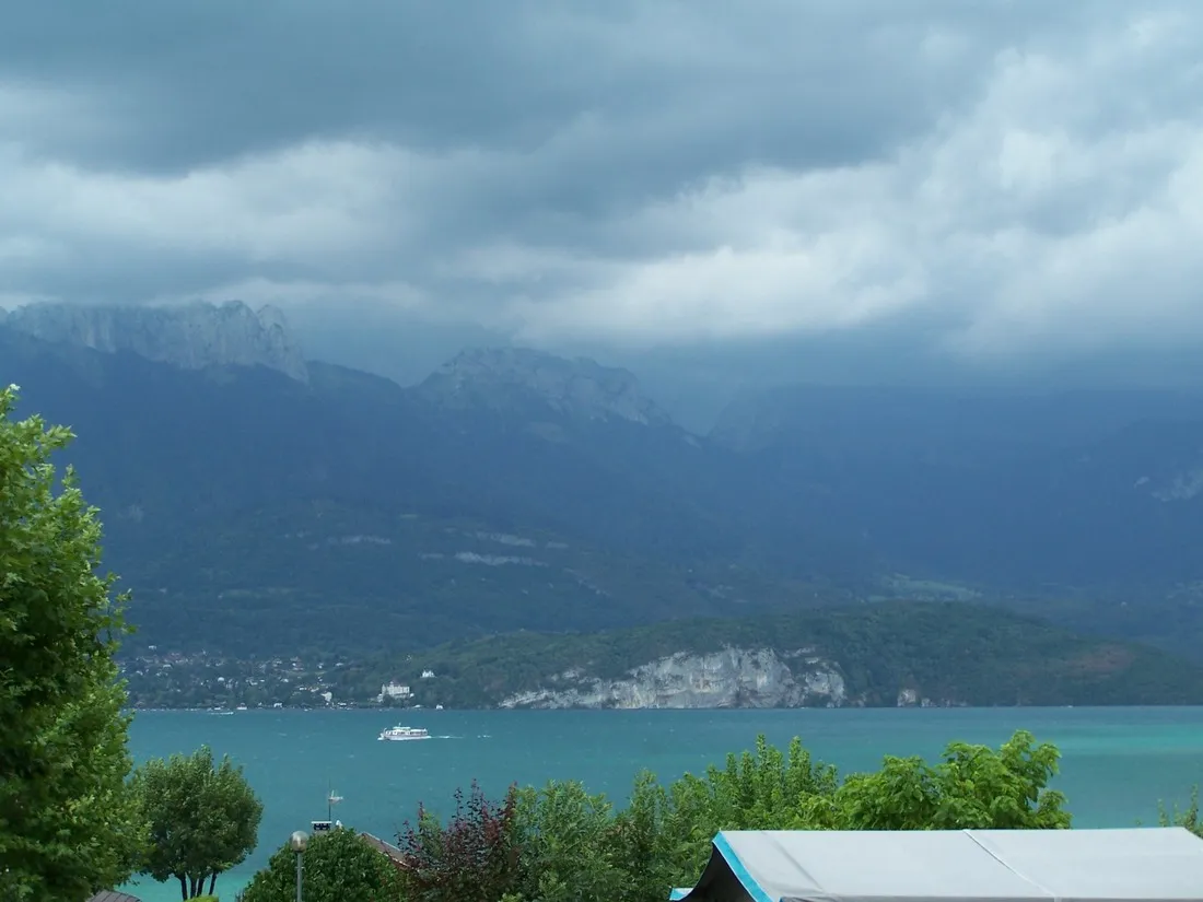 au-coeur-du-lac-sevrier-haute-savoie-84kno