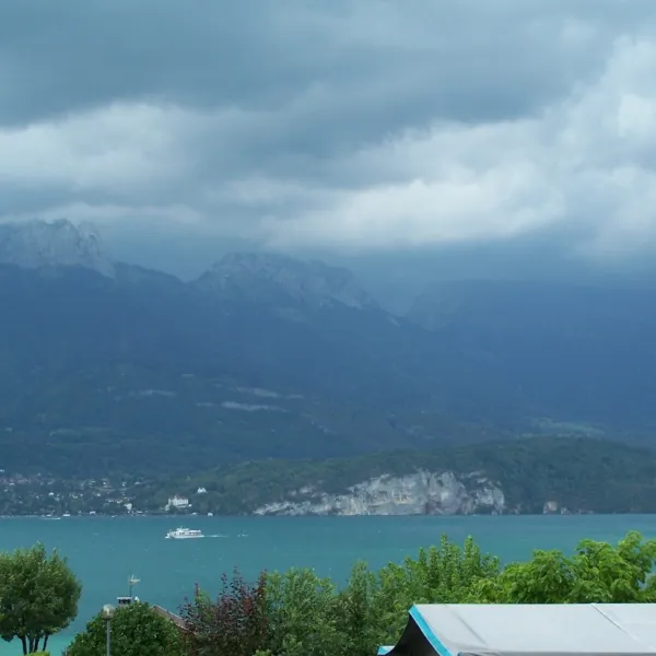 au-coeur-du-lac-sevrier-haute-savoie-84kno