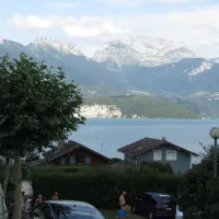 au-coeur-du-lac-sevrier-haute-savoie-ktbcd