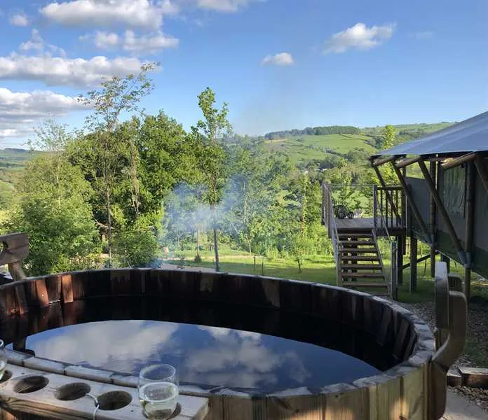 oaklands-glamping-and-treehouse-welshpool-bh7ls