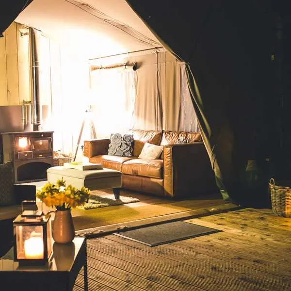 oaklands-glamping-and-treehouse-welshpool-bm3n1