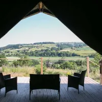 oaklands-glamping-and-treehouse-welshpool-bsaxn