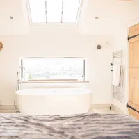 oaklands-glamping-and-treehouse-welshpool-hesnc