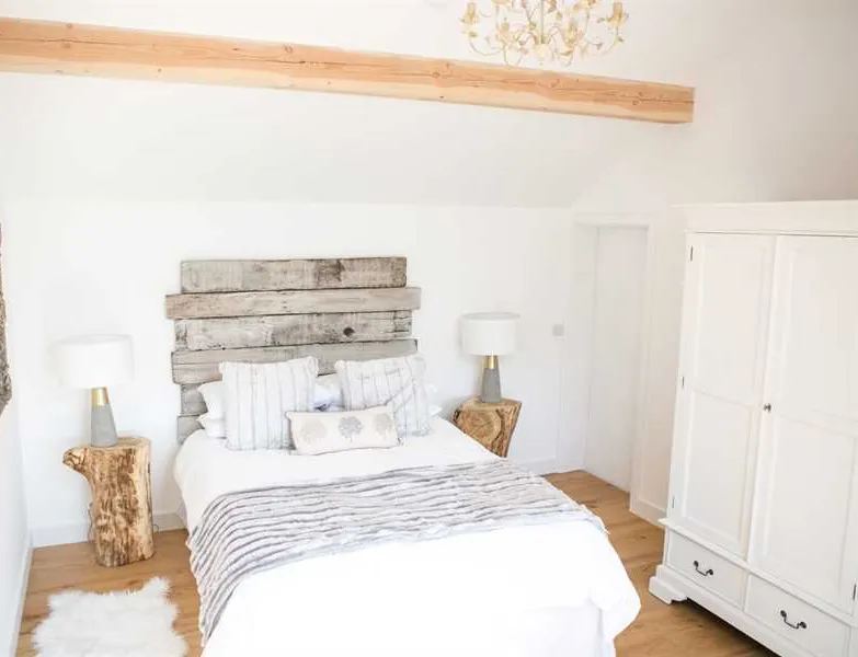 oaklands-glamping-and-treehouse-welshpool-oe4ru