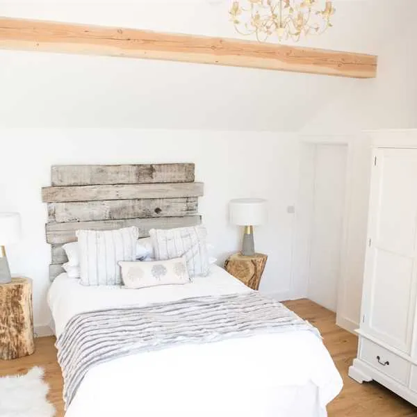 oaklands-glamping-and-treehouse-welshpool-oe4ru