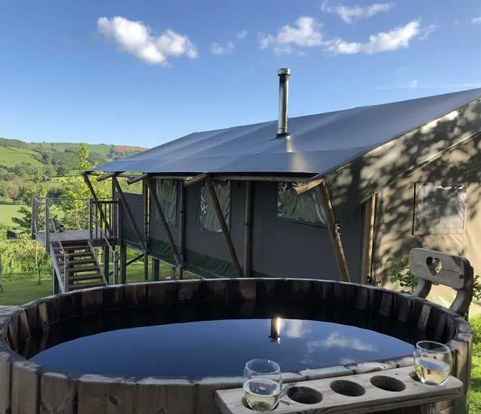 oaklands-glamping-and-treehouse-welshpool-tp9fv