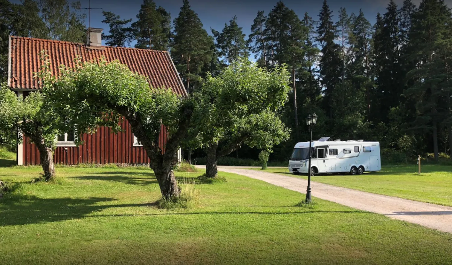 stallplats-rosenberg-mariefred-d4xcf