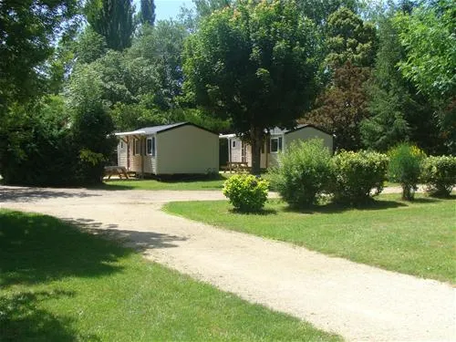 les-cascades-st-cybranet-dordogne-7tpxt