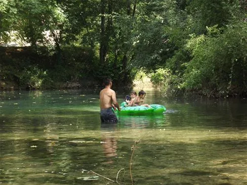 les-cascades-st-cybranet-dordogne-qtjnl